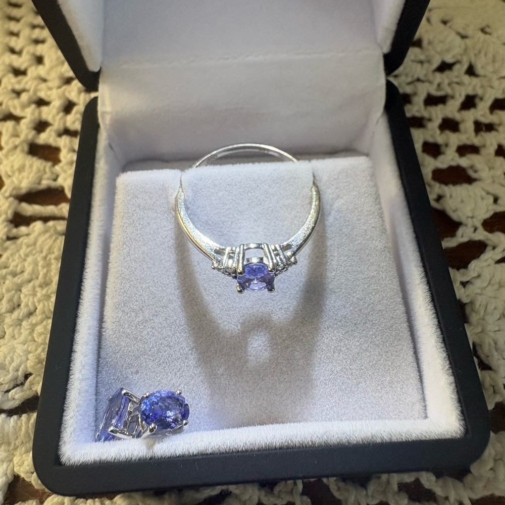 White gold tanzanite and diamond ring and earring s of tanzanite stone